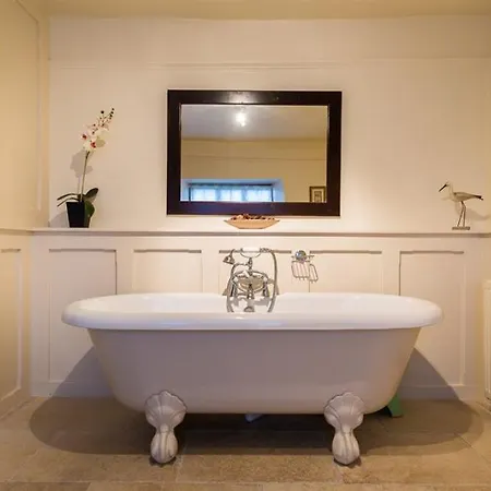 Roger Ground House * Hawkshead
